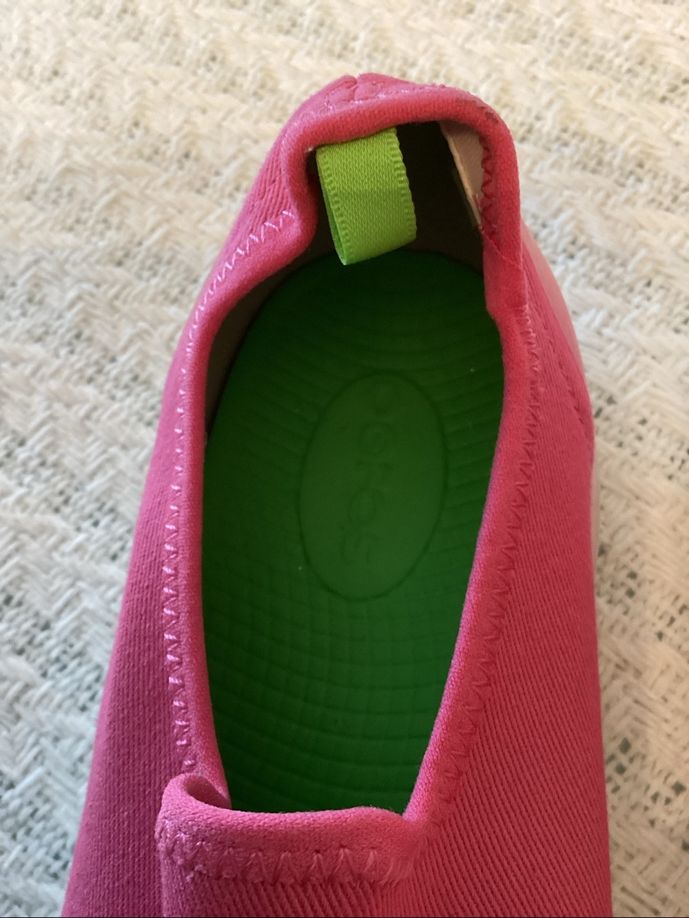 OOFOS oomega eezee low canvas slip-on Neon Berry size 9 - Picture 4 of 7